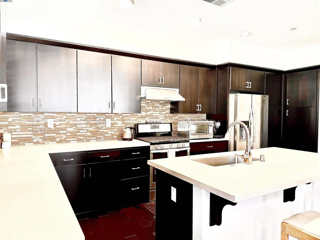 NEWARK - Residential