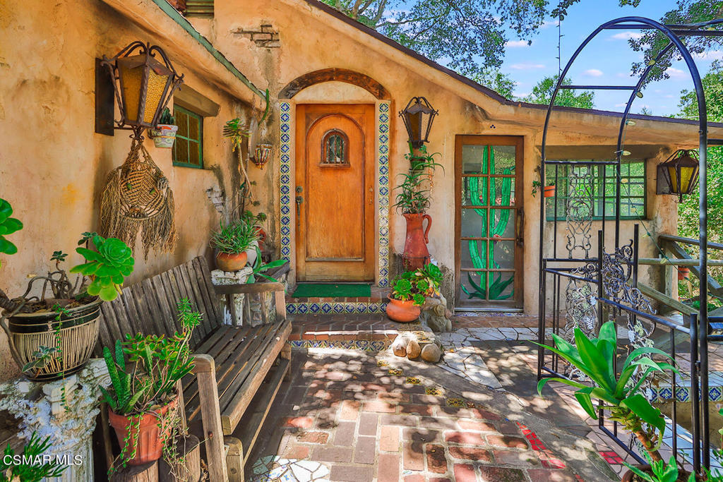 Santa Susana Knolls-166 - 1000832 - Residential