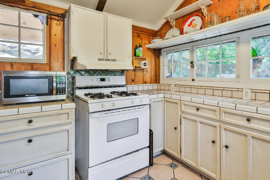 Santa Susana Knolls-166 - 1000832 - Residential