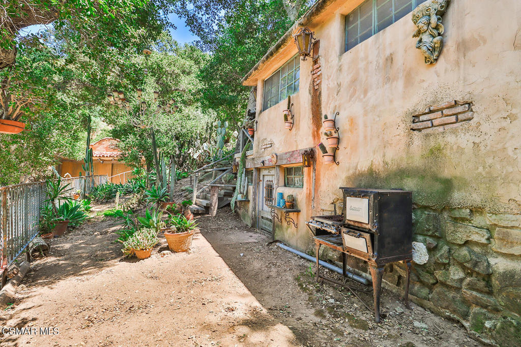 Santa Susana Knolls-166 - 1000832 - Residential