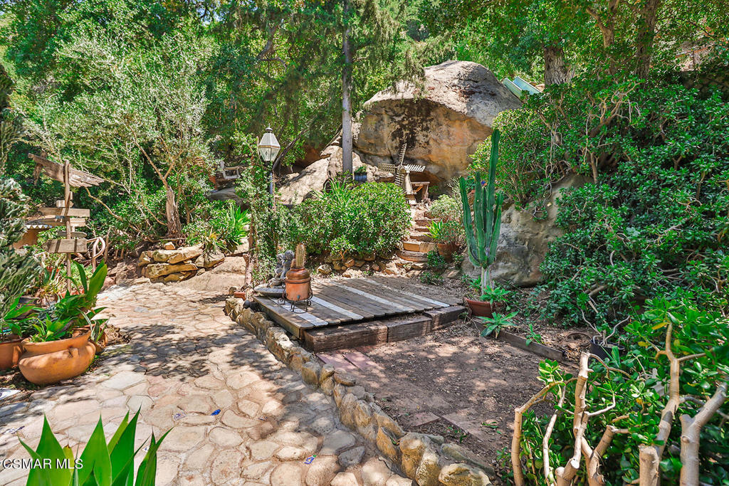 Santa Susana Knolls-166 - 1000832 - Residential