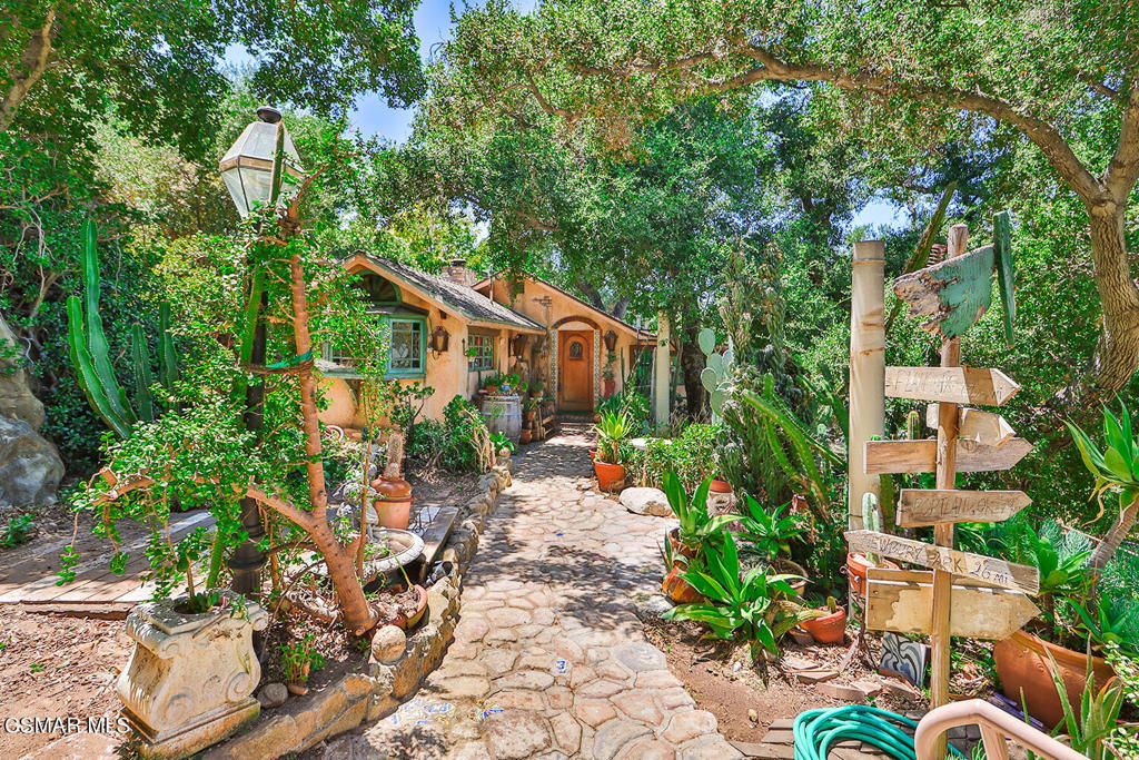 Santa Susana Knolls-166 - 1000832 - Residential