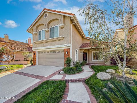 Photo of 12057 Falcon Crest Way, Porter Ranch, CA 91326 (MLS # 225005771)