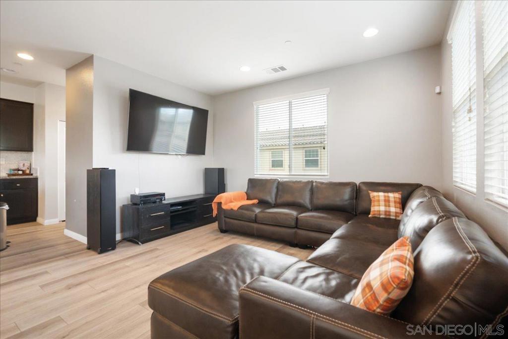 5506 San Roberto