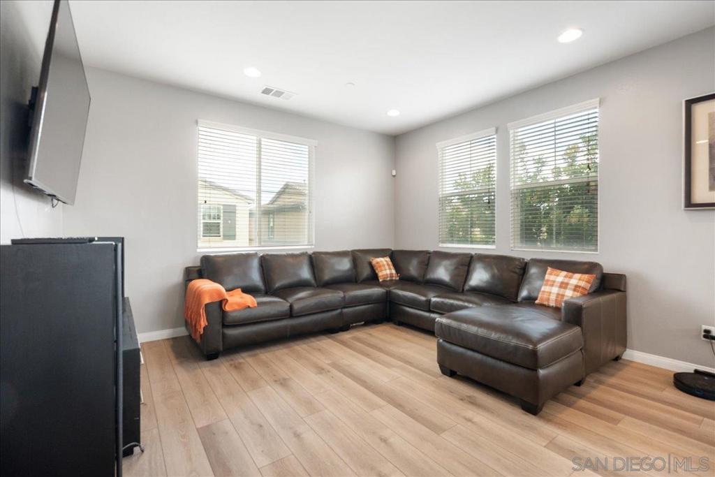 5506 San Roberto