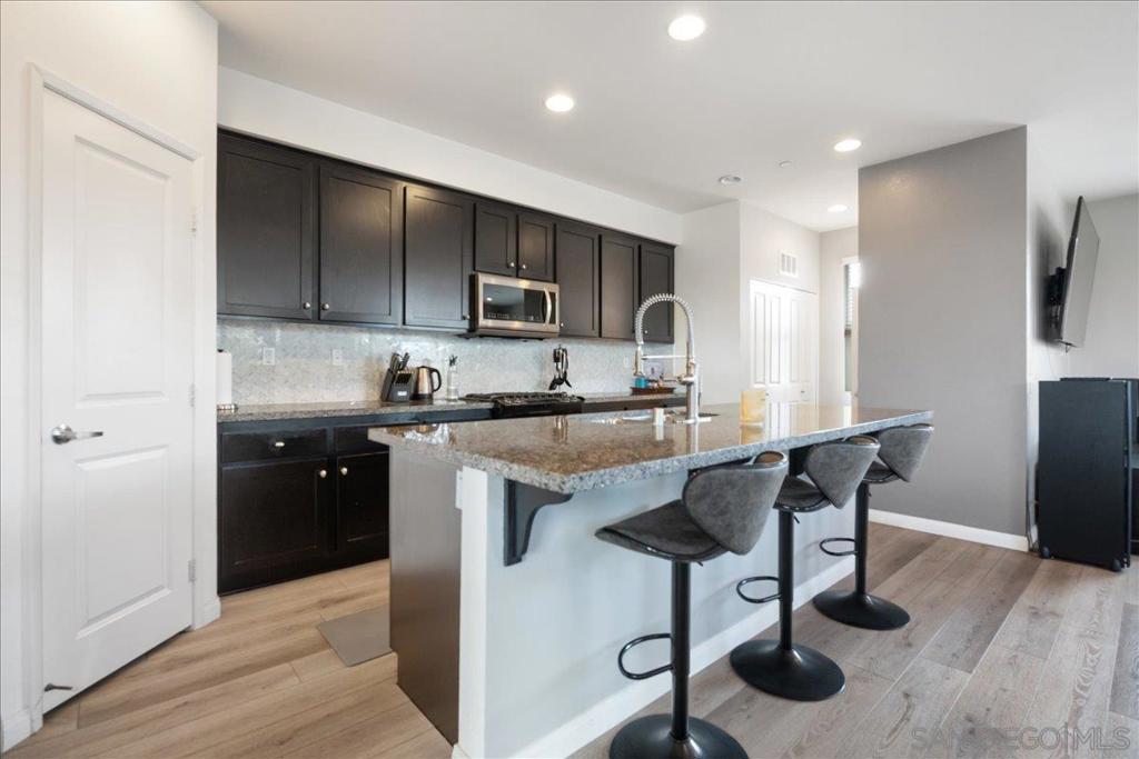 5506 San Roberto