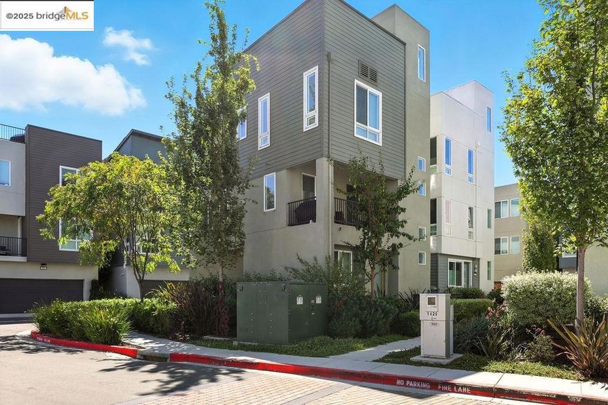 2019 built detached SFH, with over $20k in builder upgrades! This end unit home is in the only block of 4 houses with extra privacy + space. This block was part of the original builder, William Lyon's, release and features the additional benefit of triple-pane windows and higher quality build. The floor plan is the largest NOMA floor plan and includes a 1st floor flex space. The 2nd (main) level great room has a custom solid walnut banquette, kitchen with large island, gas range, + walk-in pantry, powder room, and balcony. An abundance of windows facing open spaces floods the main floor with natural light. The 3rd floor includes the primary bedroom with ensuite bath, dual vanity, separate toilet room and dual closets, 2 more bedrooms, a full bathroom, and laundry. Enjoy full sun on the private rooftop deck (which many in NOMA do not have) perfect for a rooftop garden, outdoor gym or entertaining. Upgrades include powder room refresh, soaking tub + porcelain tiles in the 2nd bath, wood floors stairs and 3rd floor, custom Hunter Douglas window treatments throughout. 2 car side by side garage with interior access. The low HOA fee includes the community’s "Hub," with kitchen, bathroom and conference spaces. Approx 1 mile to the ferry terminal on flat ground, 1/2 mile from the marina!