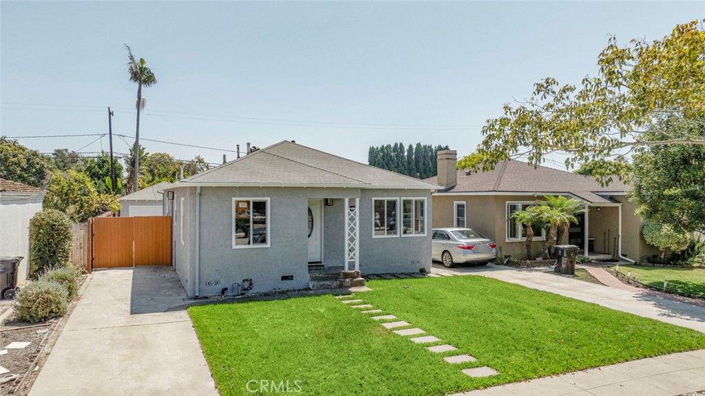 Photo of 4250 McConnell Boulevard, Los Angeles, CA 90066 (MLS # GD25182728)