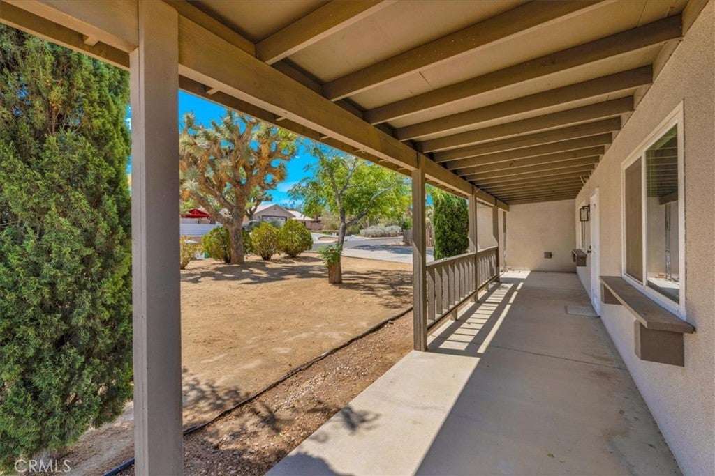 56388 Tamarisk Avenue