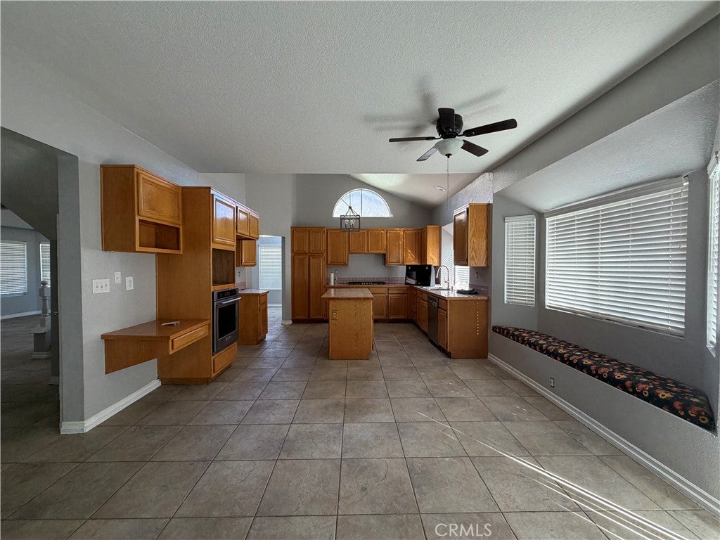 22712 Coral