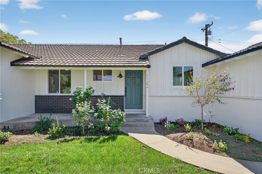1122 W Glentana Street