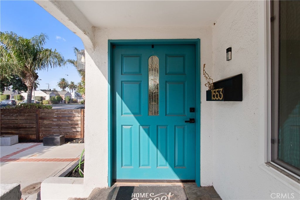 1553 W 60th Place