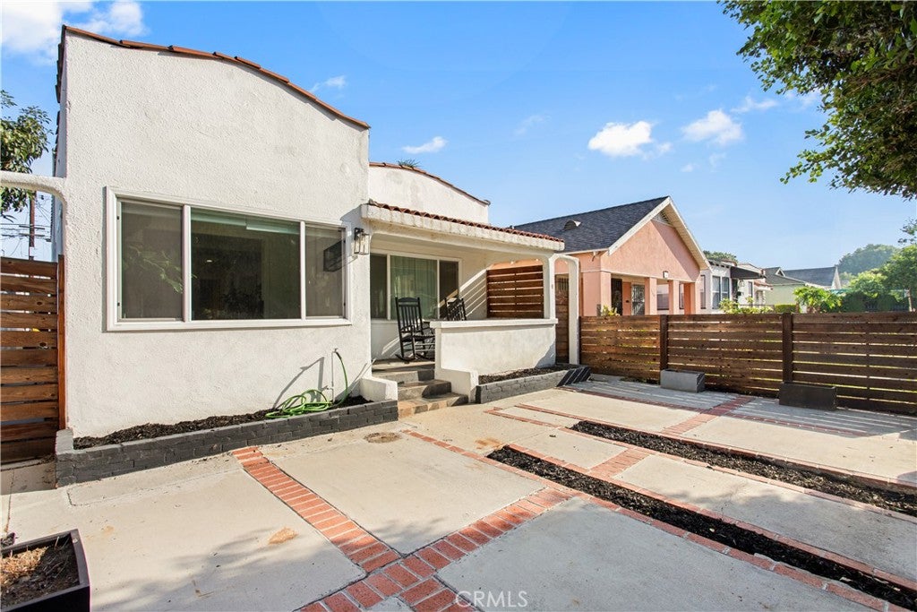 1553 W 60th Place