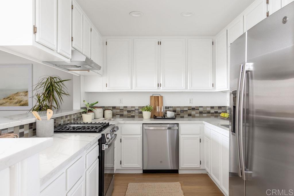 4080 Front St 304