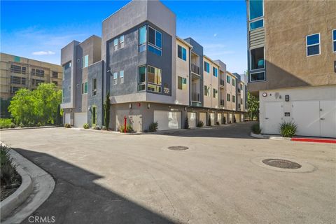 Photo of 960 N Tangent Privado #305, Ontario, CA 91764 (MLS # AR26083701)