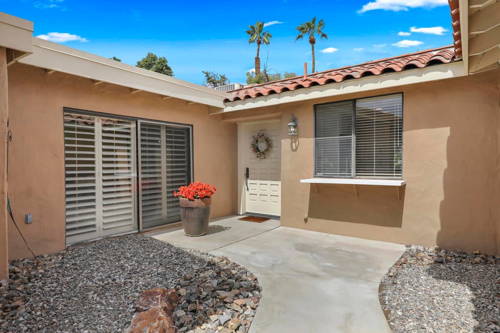 412 S Sierra Madre