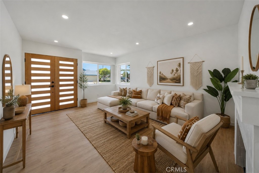 708 W Harding