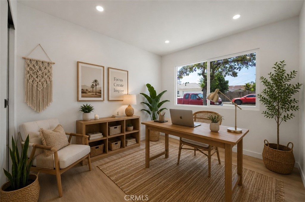 708 W Harding