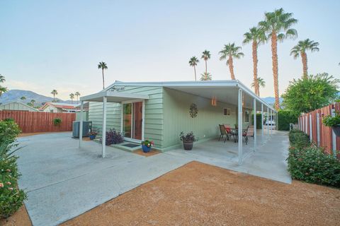 Photo of 40 N Paseo Laredo, Cathedral City, CA 92234 (MLS # 219139318DA)