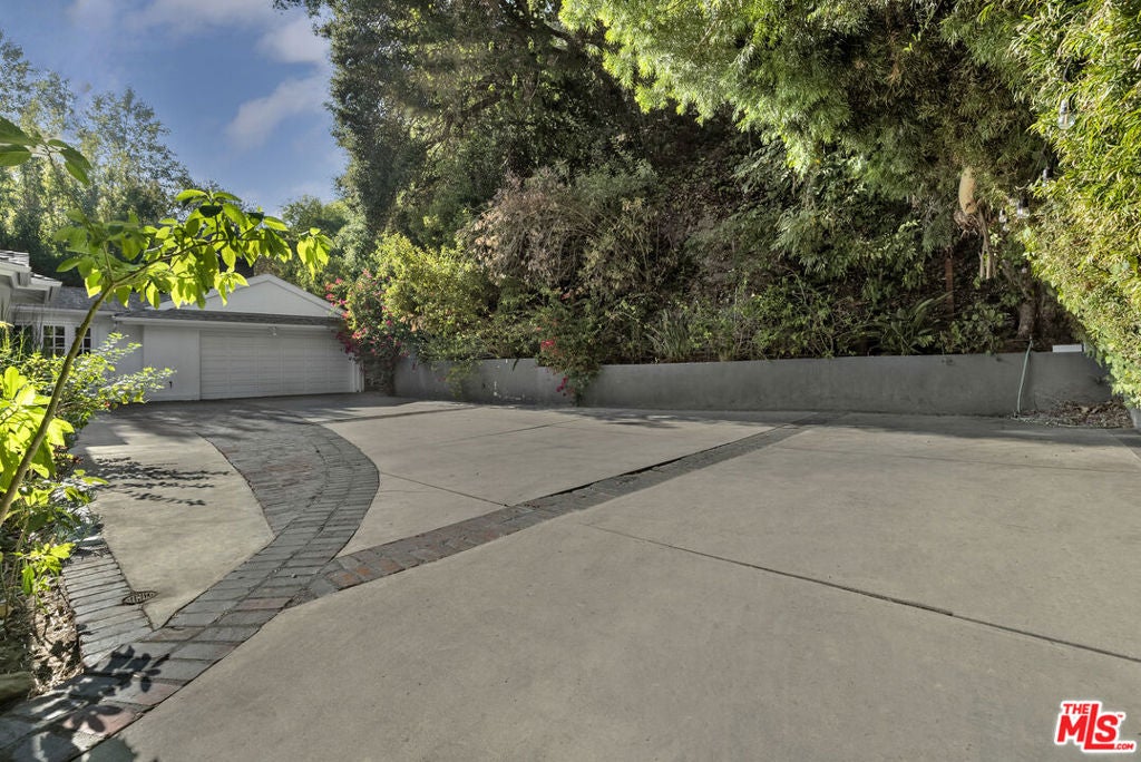2761 Hutton Drive