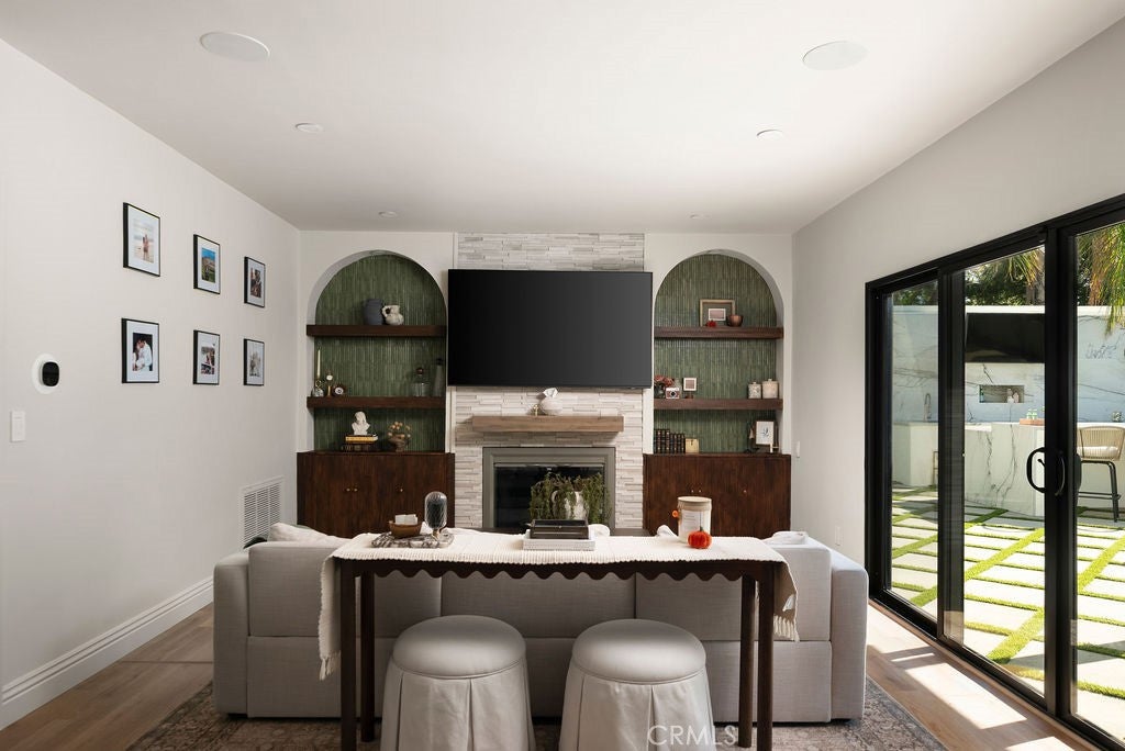24291 Via San Clemente