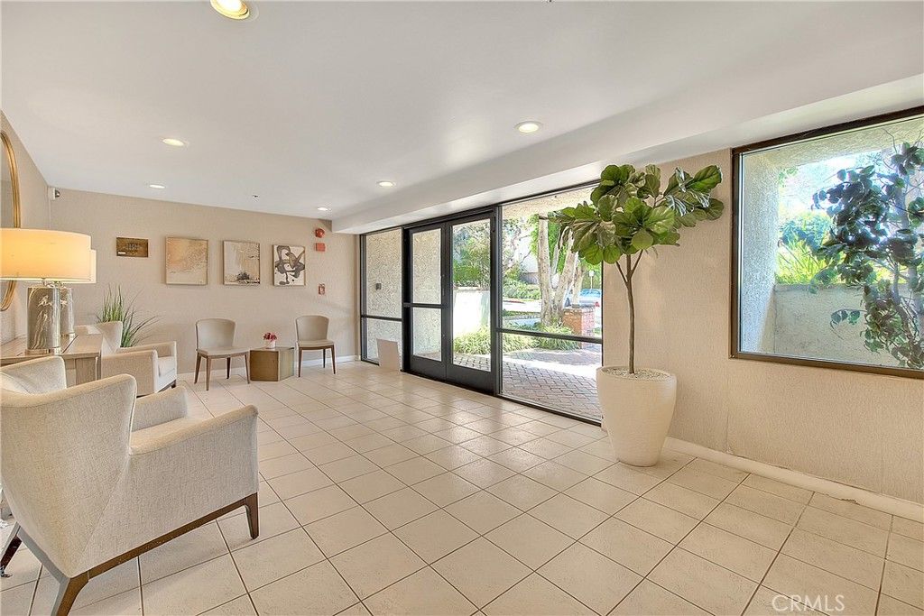 Photo of 1663 Veteran Avenue #206, Los Angeles, CA 90024 (MLS # TR25141186)
