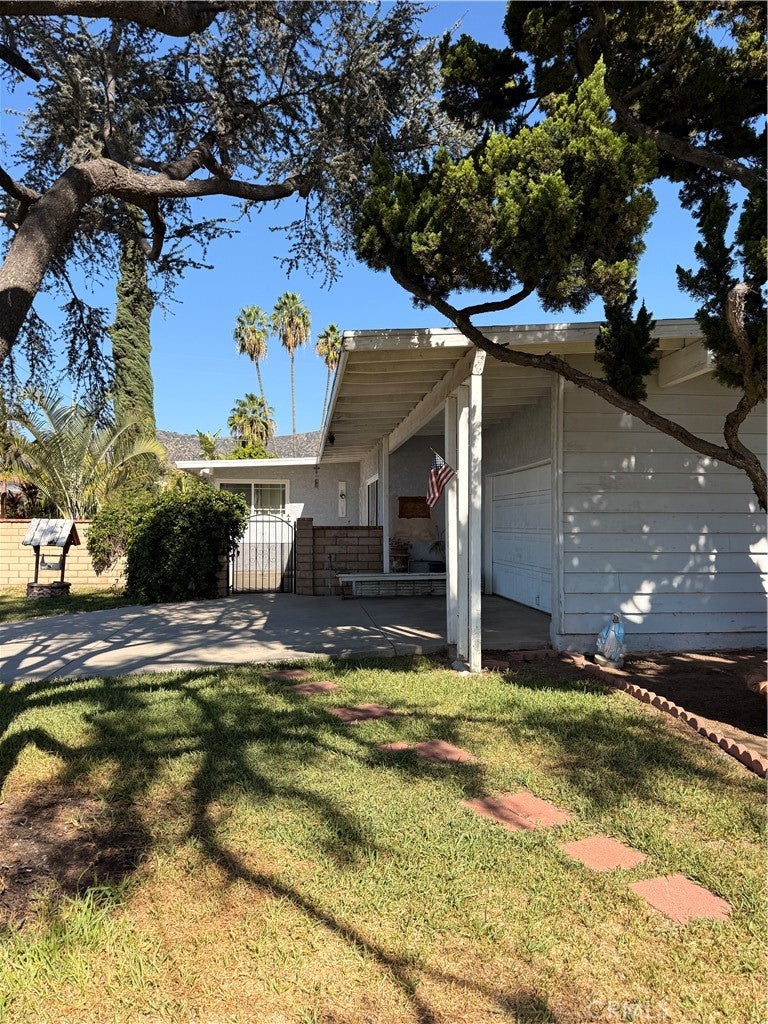 837 W Hollyvale