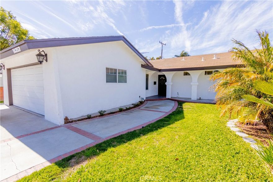 Welcome to this stunning single-level home in the heart of Fountain Valley! This beautifully updated residence features 3 spacious bedrooms and 2 remodeled bathrooms, offering modern comfort and style. The recently renovated kitchen boasts an open-concept design, perfect for cooking and entertaining.



Step outside to a gorgeous open backyard, ideal for gatherings, barbecues, or simply relaxing under the California sun. Plus, enjoy peace of mind with a brand-new roof!



Location is everything—this home is conveniently situated near top shopping malls, major freeways, and just a short drive to Disneyland. Don’t miss this incredible opportunity to own a home in one of Orange County’s most desirable areas!