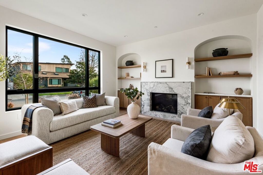 Photo of 13235 Lake Street, Los Angeles, CA 90066 (MLS # 26641849)