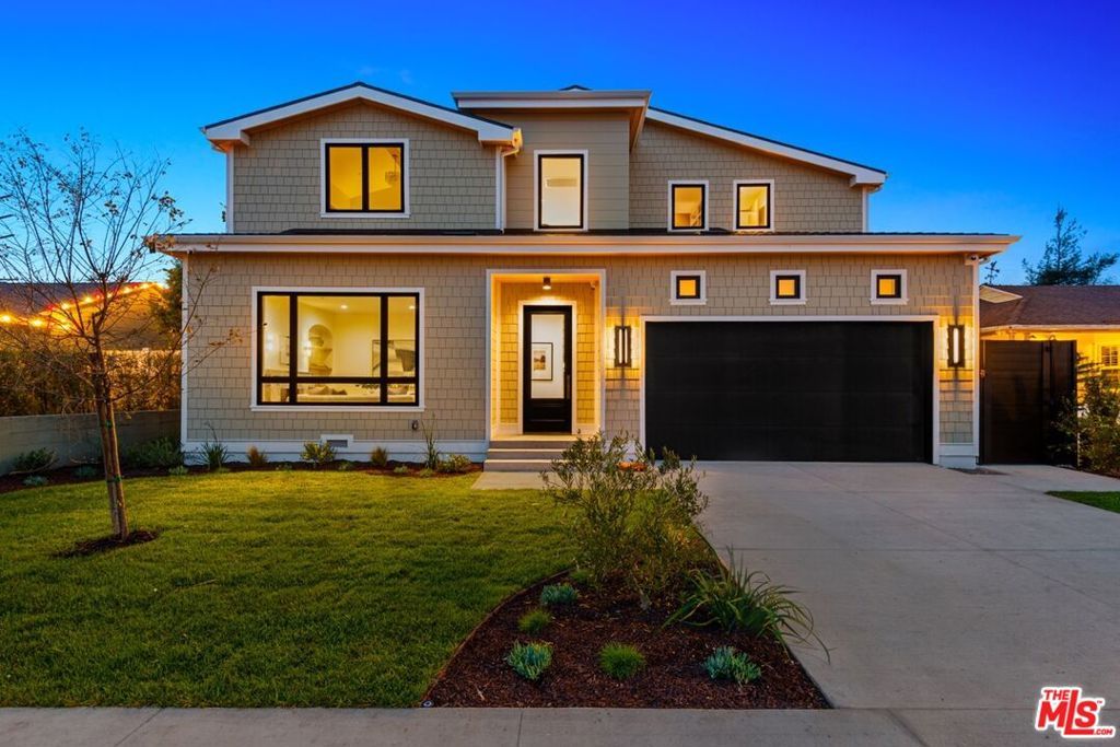 Photo of 13235 Lake Street, Los Angeles, CA 90066 (MLS # 26641849)