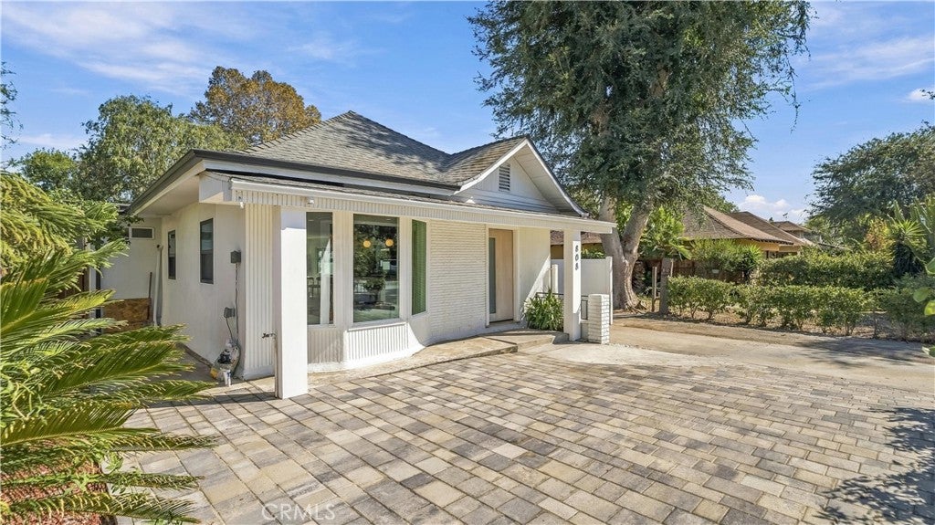 808 S Los Robles AVE