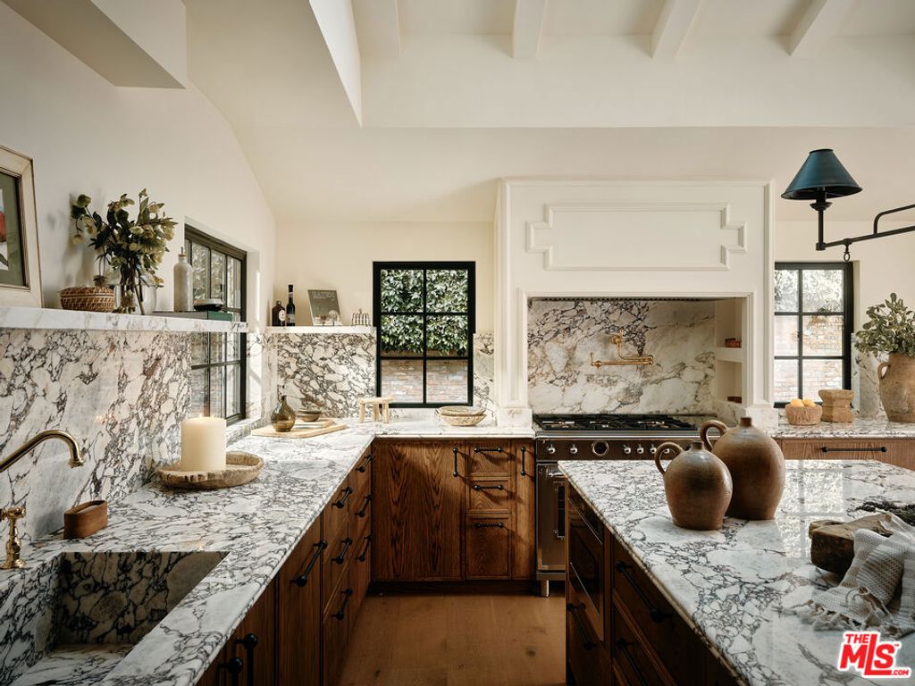 Photo of 1524 Sunset Plaza Drive, Los Angeles, CA 90069 (MLS # 25586171)