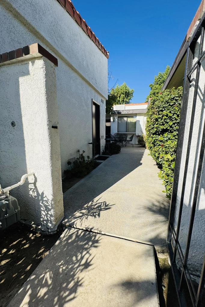 Rancho Las Palmas C. - Residential Lease