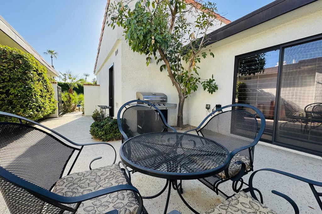 Rancho Las Palmas C. - Residential Lease