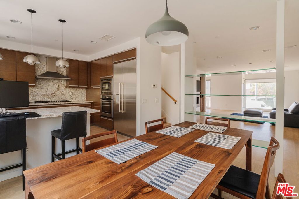 310 Washington Boulevard 601