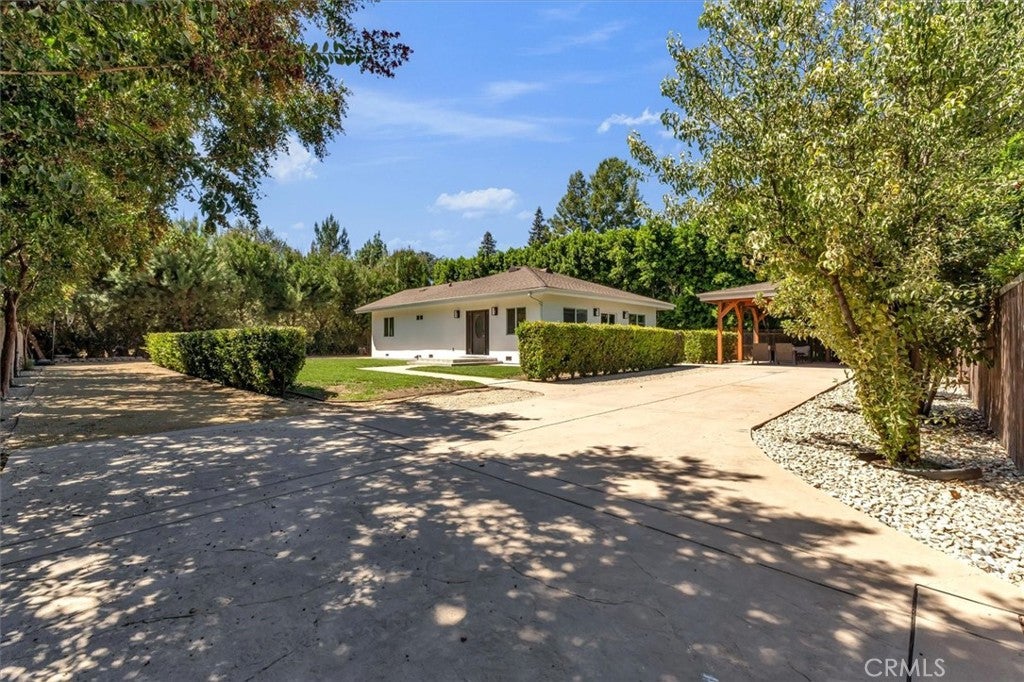 Properties 3 22720 Oxnard Street