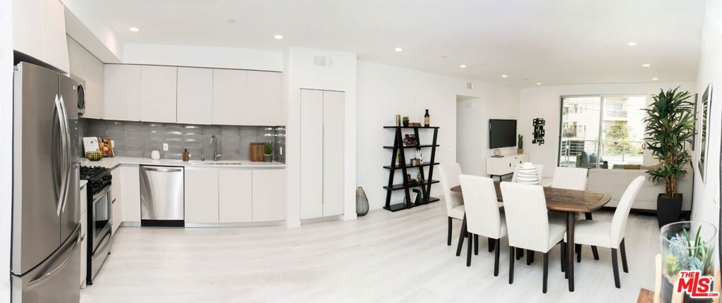 625 Barrington, a New complex by Nayssan Properties, completed in 2019 in Brentwood North of San Vicente! Live in this bold and unique contemporary building with beautiful and modern 3 bedroom LARGE unit in an amazing location. Spacious apartment with open floor plan with high ceilings and large balconies. Large bedrooms with plenty of closet space and additional storage space available! Stainless steel appliances, luxury finishes, custom tile and marble, and in unit washer/dryer! Sun filled courtyard building with equipped GYM! Two parking spaces per unit. On site manager. Walking distance to famous San Vicente Blvd. where you can enjoy the great restaurants, bars, nightlife, Whole foods, Farmers Market, etc. Walking distance to Barrington Park. Huge furnished roof top deck where tenants can relax during the day, enjoy the sunset with unobstructed 360 degree views of the City, Mountains, and Pacific Ocean. SEE REMARKS FOR SHOWING INSTRUCTIONS.