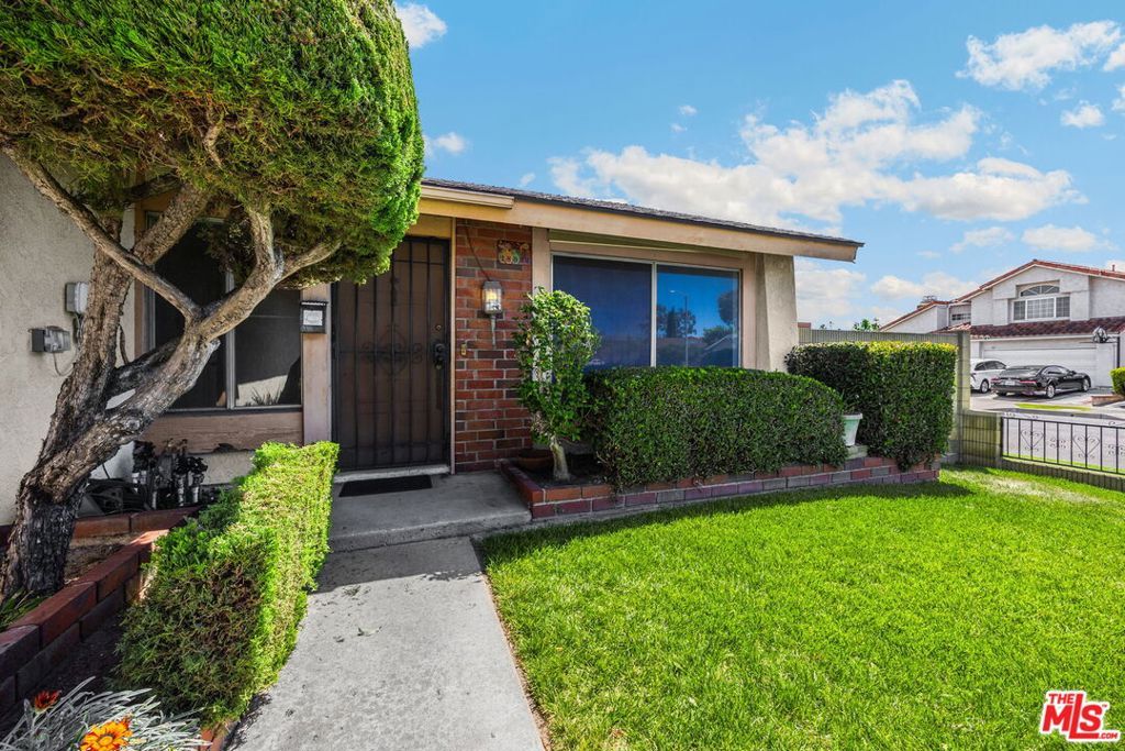 Photo of 18020 Gerritt Place, Cerritos, CA 90703 (MLS # 26741967)