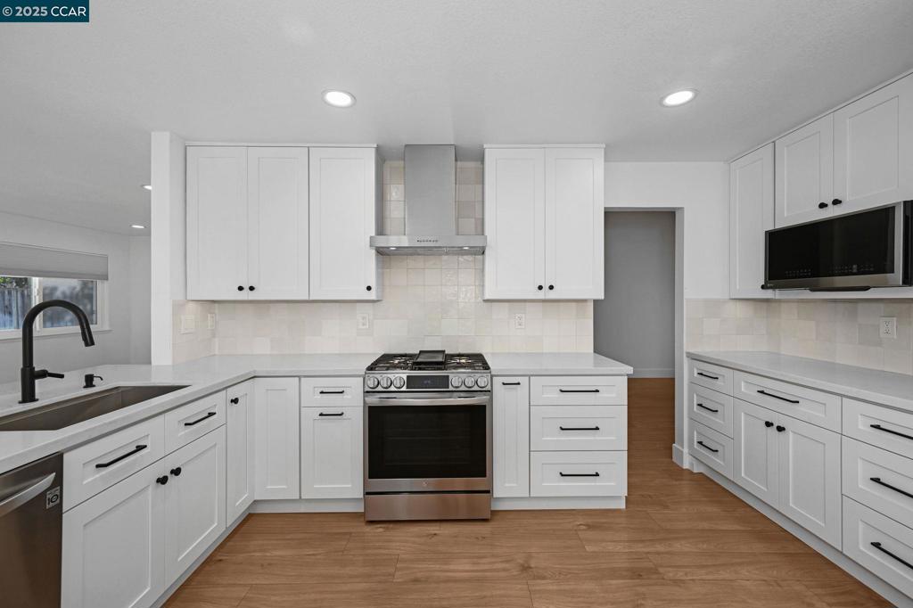 PLEASANT MEADOWS - Residential