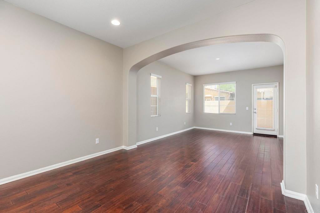 37337 Paseo Violeta