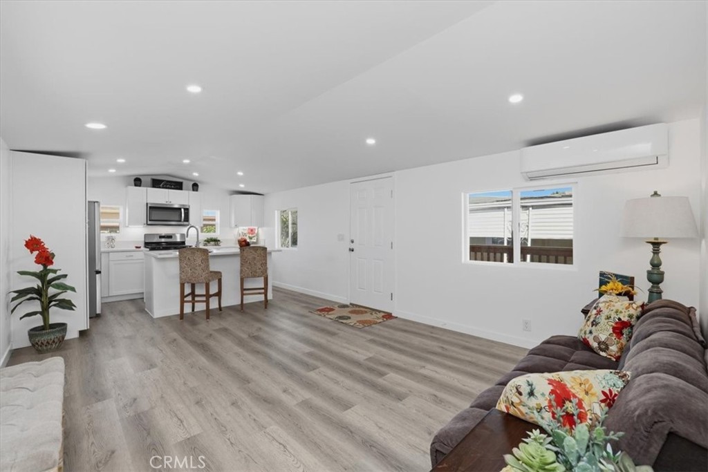 751 E Bradley Avenue 25