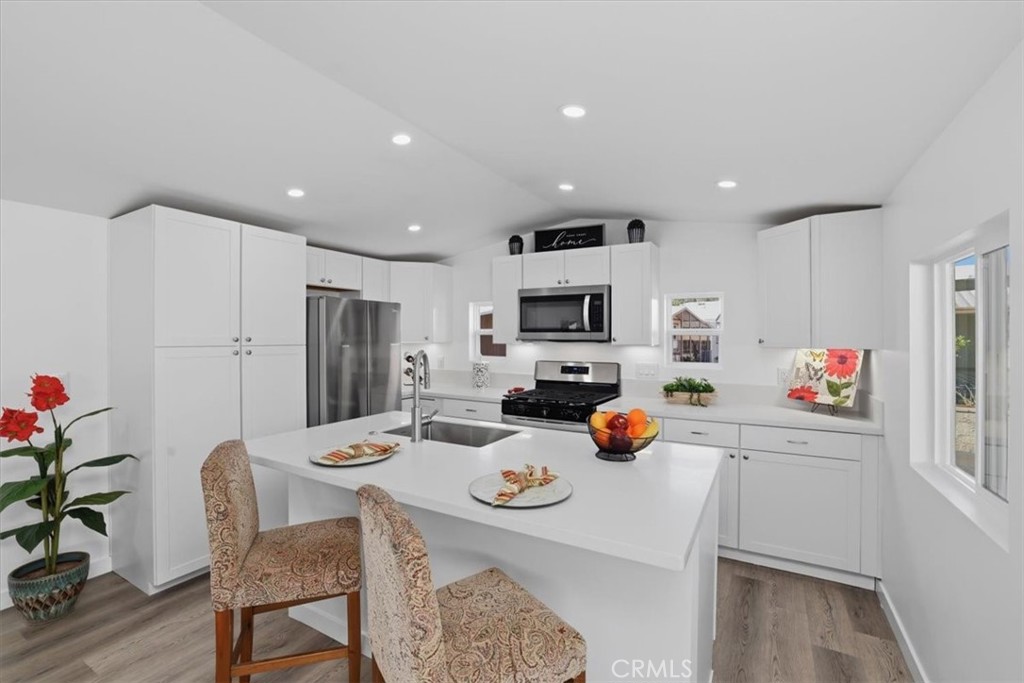 751 E Bradley Avenue 25