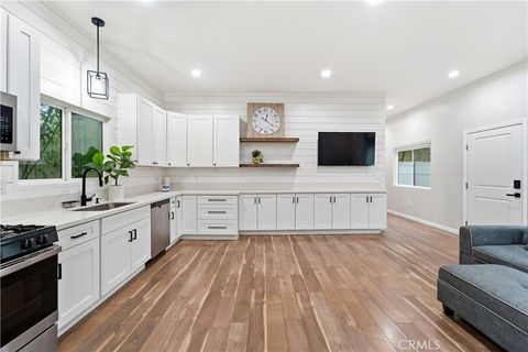 Photo of 5702 Donna Avenue, Tarzana, CA 91356 (MLS # SR25262316)