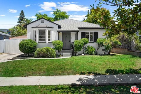 Photo of 3340 Cardiff Avenue, Los Angeles, CA 90034 (MLS # 25553483) Photo of 3340 Cardiff Avenue, Los Angeles, CA 90034 (MLS # 25553483)