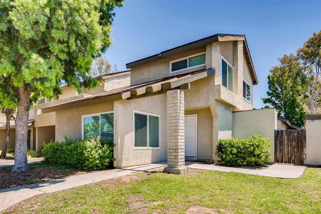 Hurry! Will not last long! Price range $419,000-$439,000 2 Bed 1.5 Bath, Excellent Location in Tierrasanta sought after Villa Martinique Complex. Move In Ready Townhome with large kitchen, central HVAC, a large and bright living room with vaulted ceiling, big master bedroom with walk in closet, ample storage space, private backyard, nice community amenities including pool, clubhouse, tennis courts and canyon ridge walking trails. West facing corner unit with 2 dedicated parking spots. Pets welcome!. Neighborhoods: Tierrasanta Equipment: Dryer, Range/Oven, Washer Other Fees: 0 Sewer: Sewer Connected