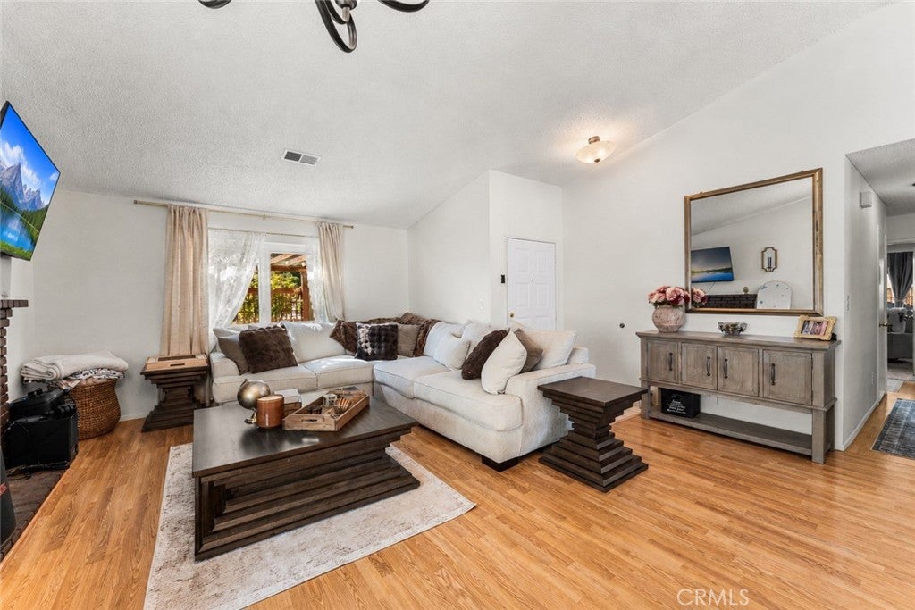 3331 Kellie Ave