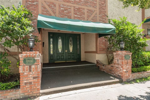 Photo of 12030 Rochester AVE #107, Los Angeles, CA 90025 (MLS # SR26207534)