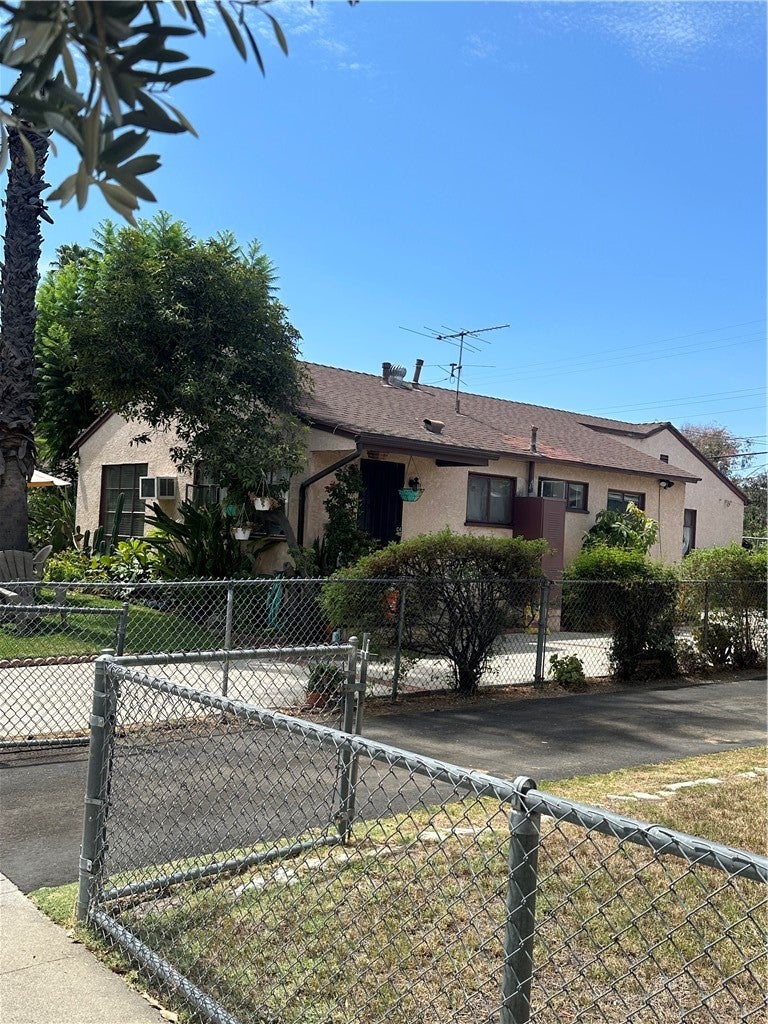 8719 Tilden
