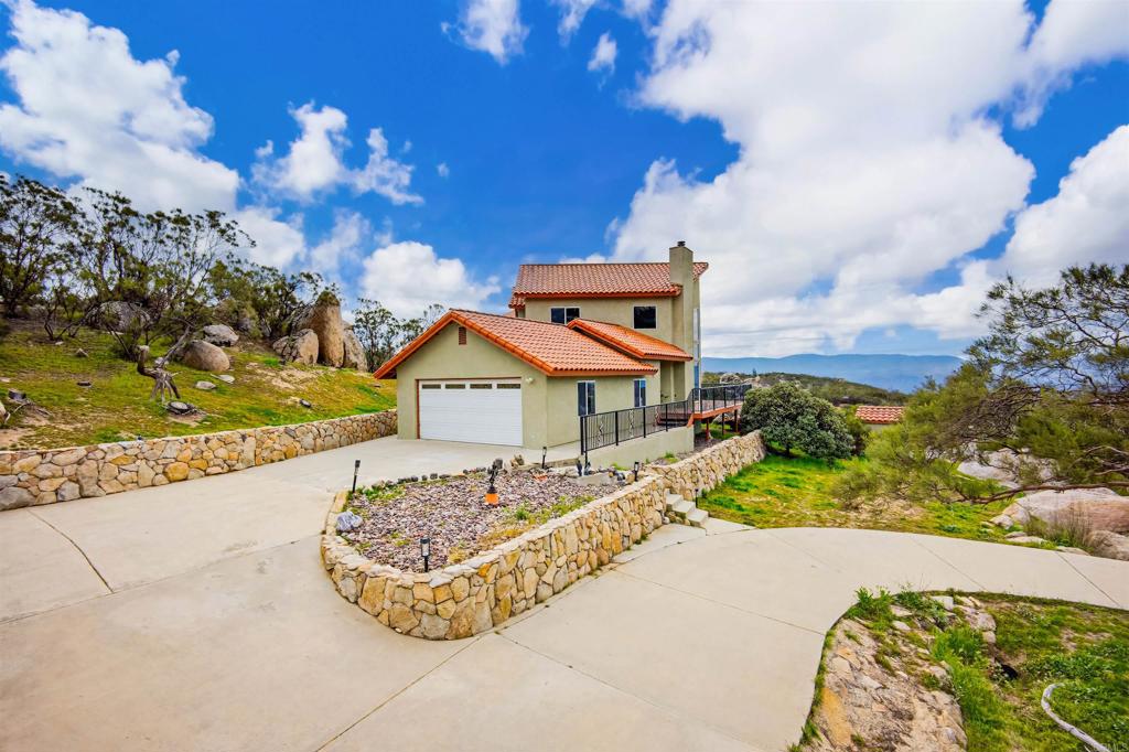 Properties 4 42055 Canyonside Court