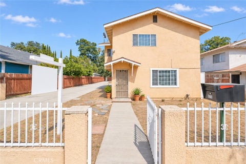 Photo of 872 N Euclid Drive #1, Pasadena, CA 91104 (MLS # IV26198032)